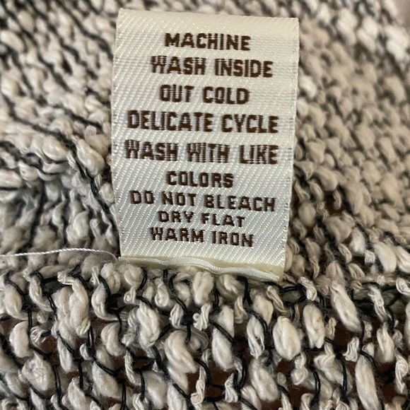 🎈VINTAGE Havana knit black and white V neck sweater size  M - Picture 9 of 11